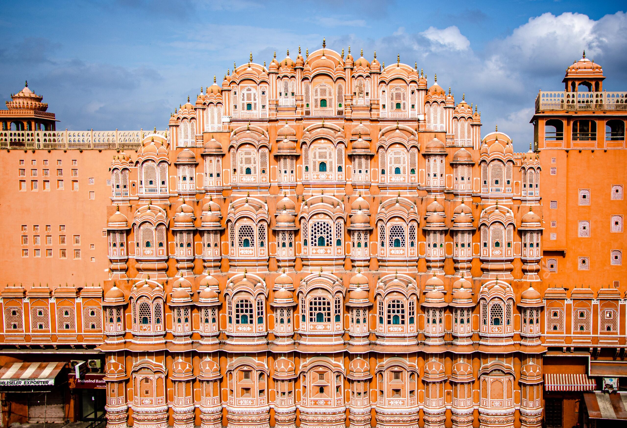 dedishari-hawa-mahal-6156123